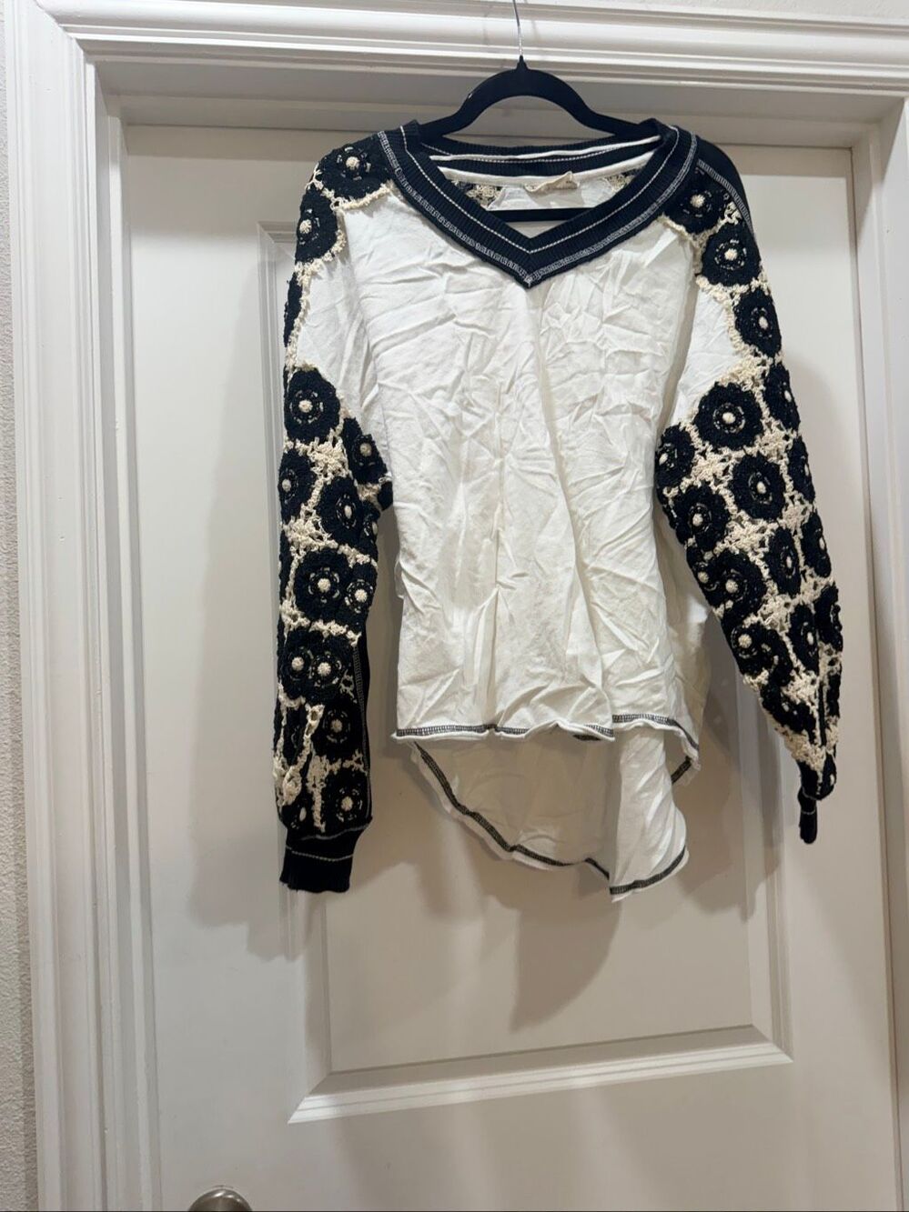 We The Free Black White Knit Applique Pattern Sleeve Sweater Women's Size Small